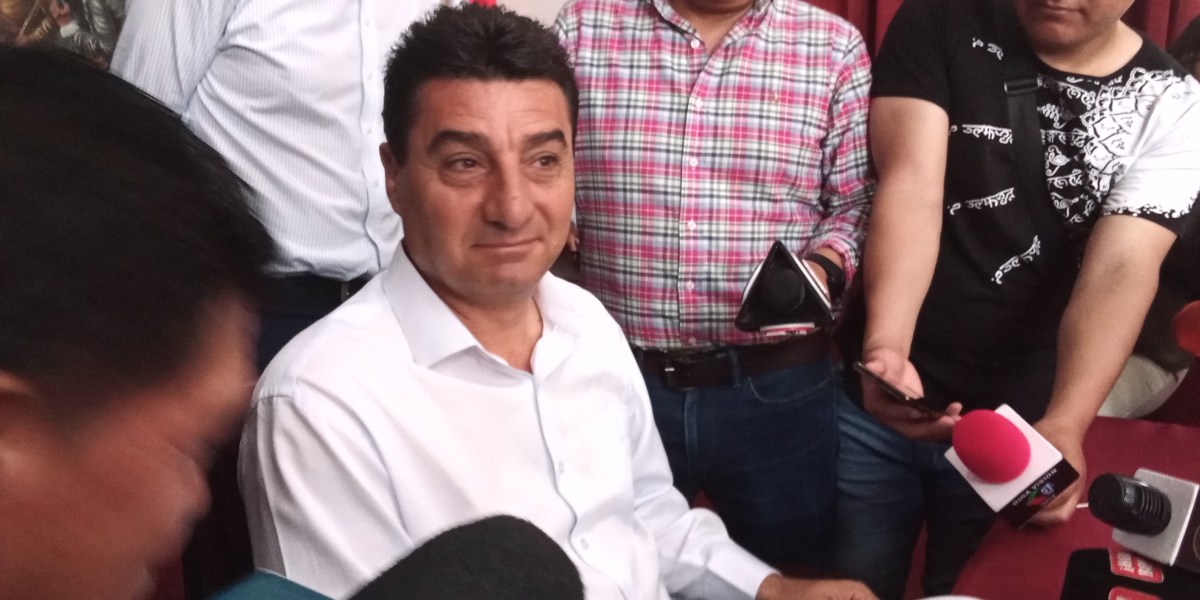 135 km. de tubería benefician con agua y alcantarillado a 35.500 nuevos&nbsp;vecinos